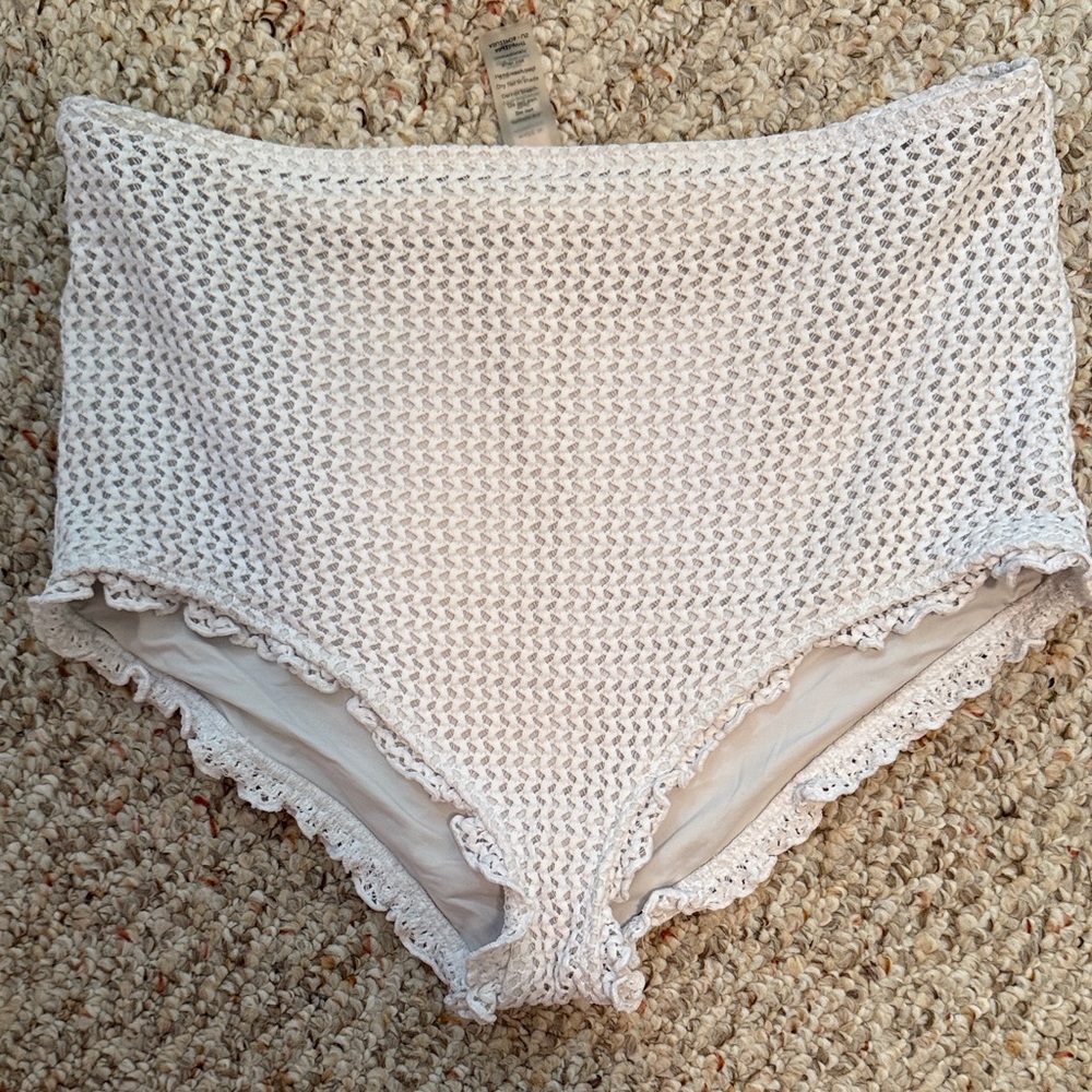 Andie- The Monaco Bottom- white- Crochet- L like new!